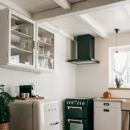 Logement Cornelia - Tholen, Zeeland ภายนอก รูปภาพ